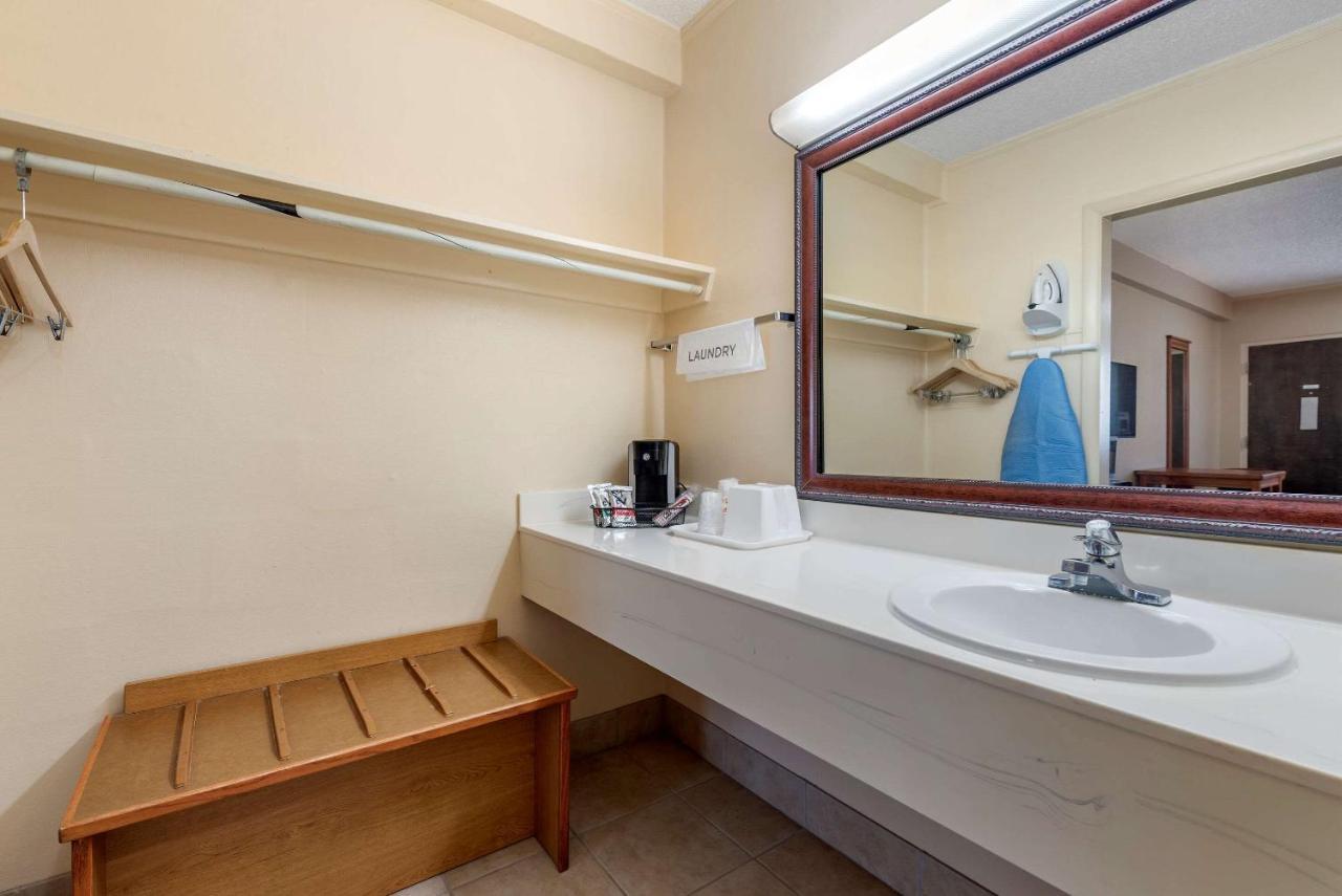 Asam Hotel Goodland Kültér fotó