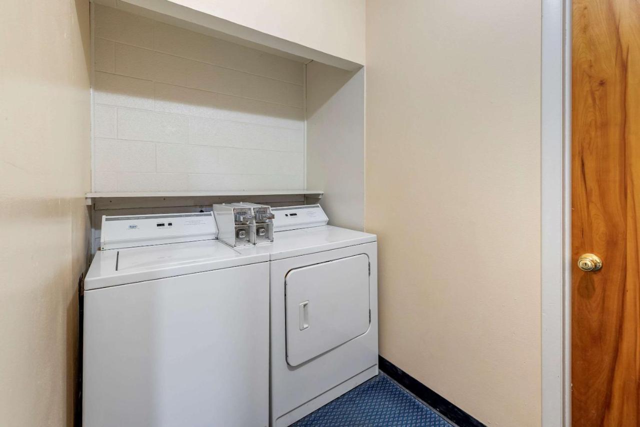 Asam Hotel Goodland Kültér fotó
